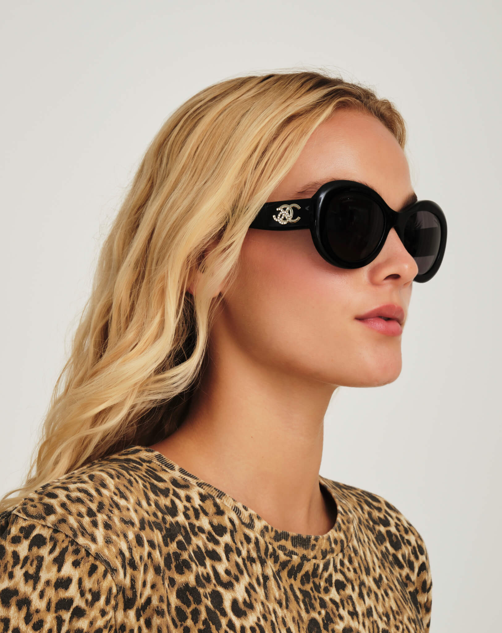 Chanel - Black Oval Iridescent CC logo Detailed Sunglasses